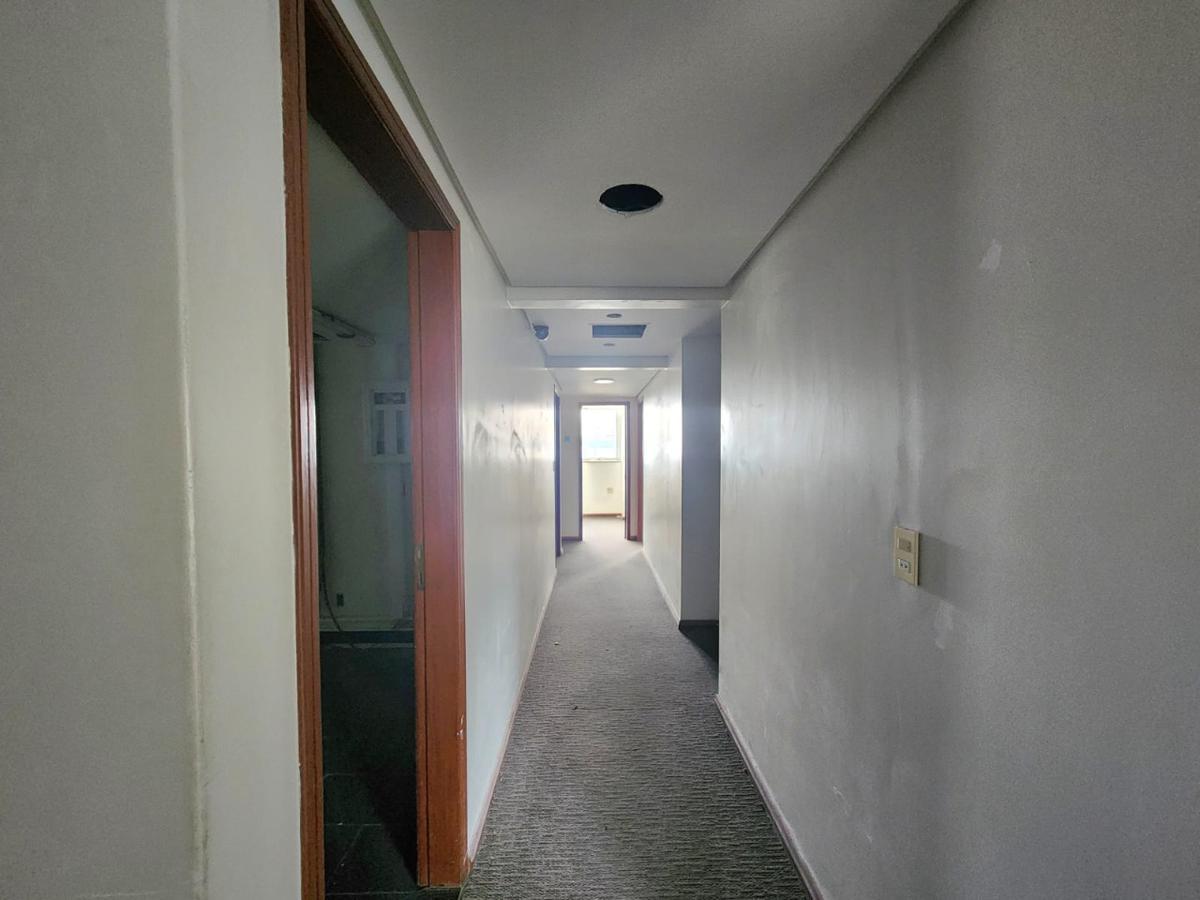 Andar, Centro, 0 Quarto, 11 Vagas