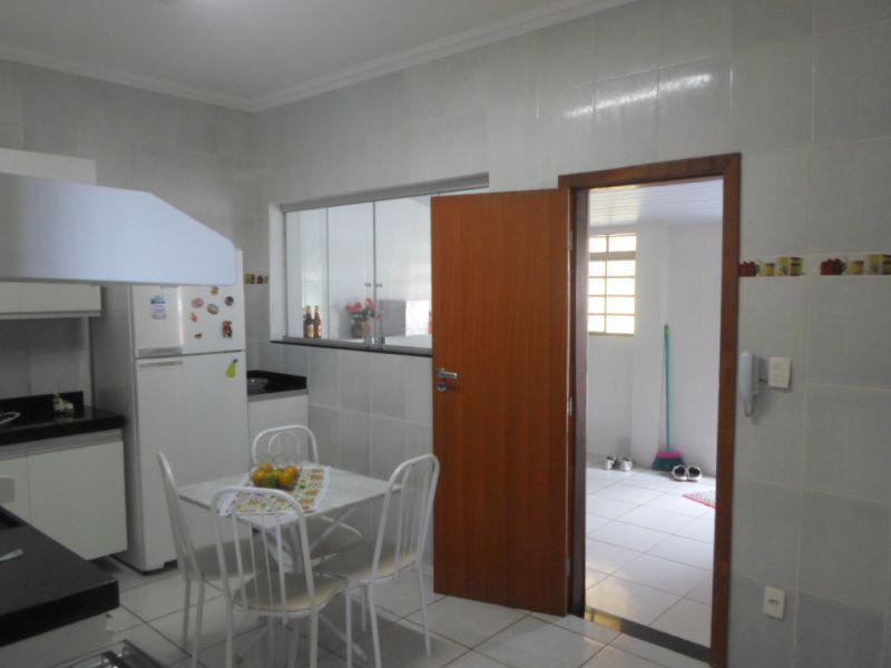 Casa, Santa Cruz, 3 Quartos, 8 Vagas