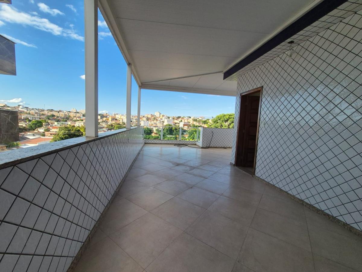 Cobertura, Santa Mônica, 3 Quartos, 2 Vagas, 1 Suíte