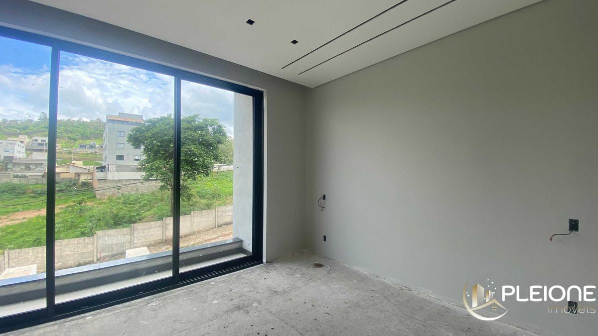 Casa, Tropical, 3 Quartos, 4 Vagas, 3 Suítes