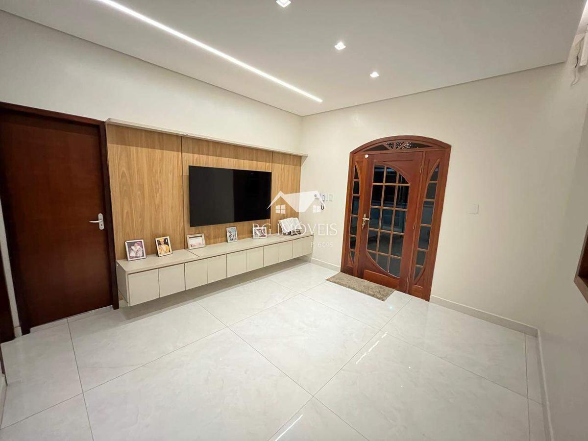 Casa, Conjunto Habitacional Bueno Franco, 3 Quartos, 4 Vagas