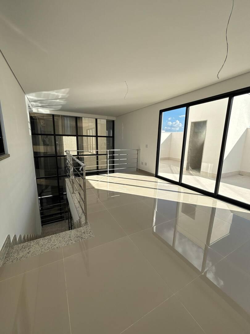 Cobertura, Cidade Nobre, 4 Quartos, 2 Vagas, 1 Suíte