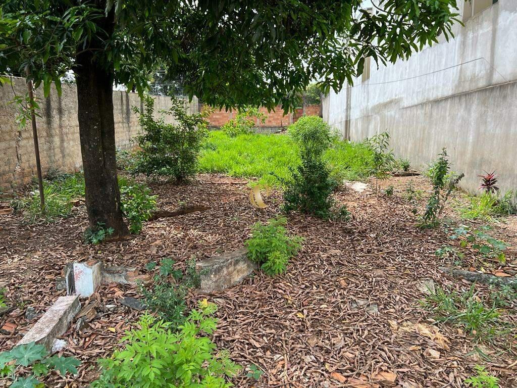 Lote, Indústrias, 0 Quarto, 0 Vaga