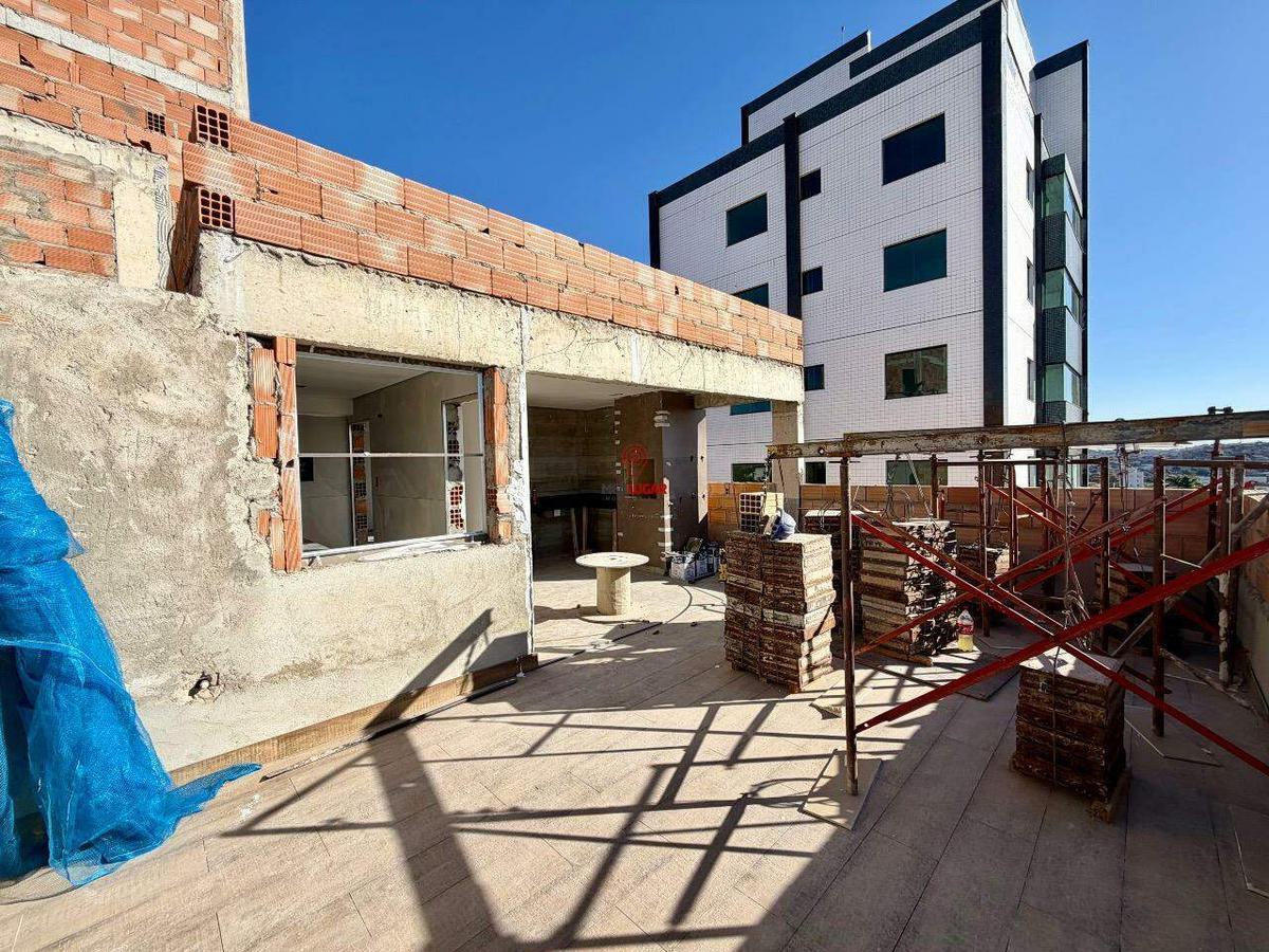 Cobertura, Barreiro, 3 Quartos, 3 Vagas, 1 Suíte