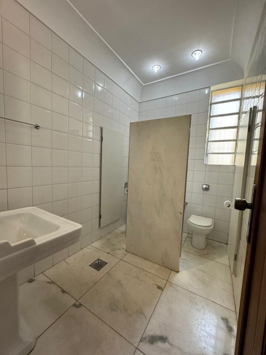 Casa, Funcionários, 10 Quartos, 30 Vagas, 5 Suítes