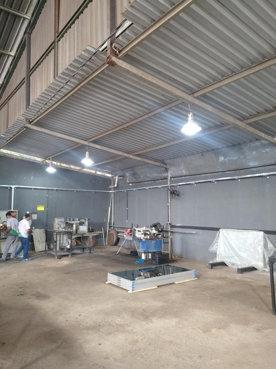Lote, Cincão, 1 Quarto, 20 Vagas