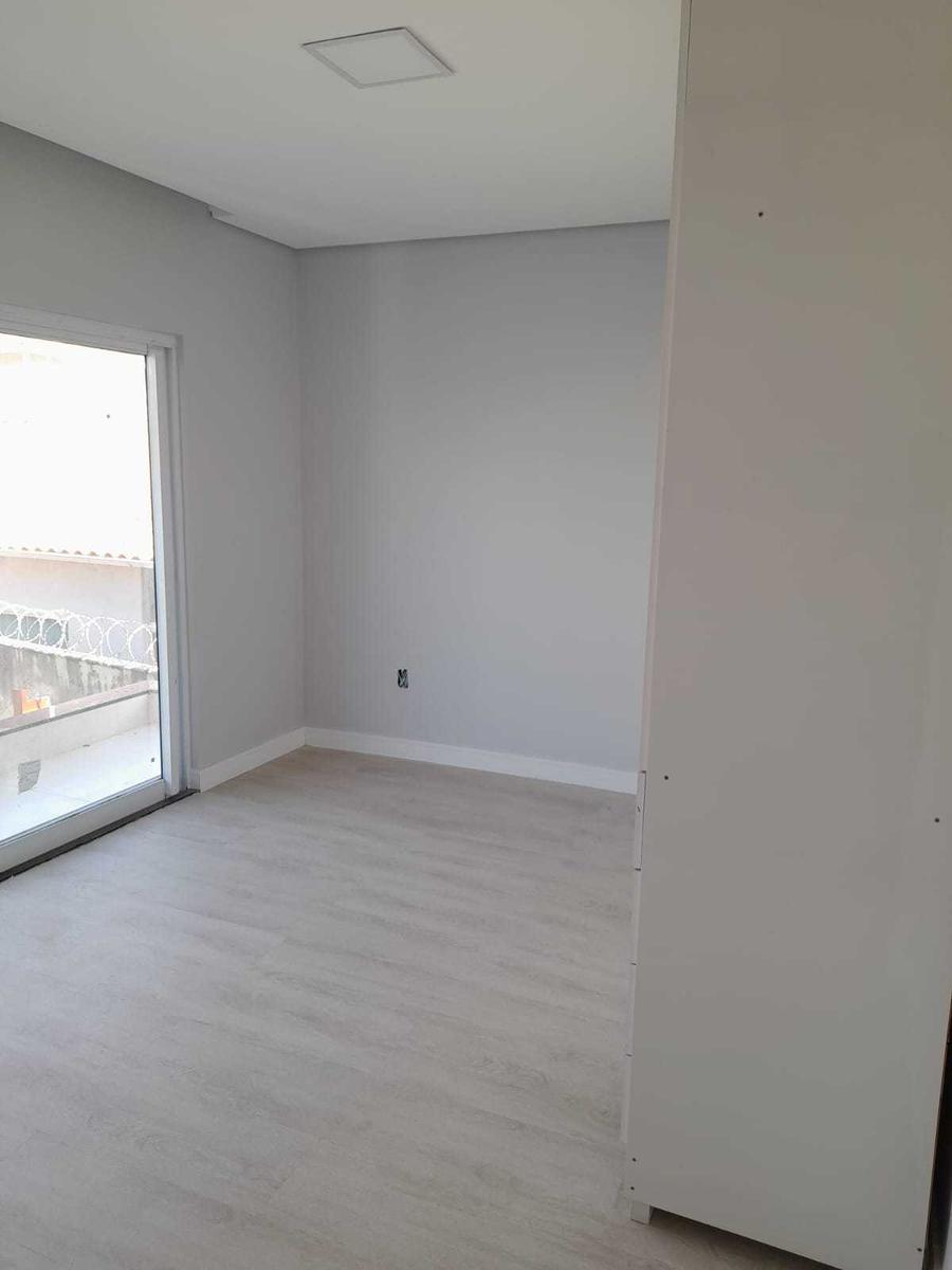 Casa, Cabral, 4 Quartos, 6 Vagas, 3 Suítes