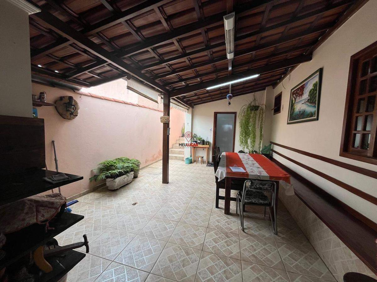 Casa, Diamante, 4 Quartos, 2 Vagas, 1 Suíte