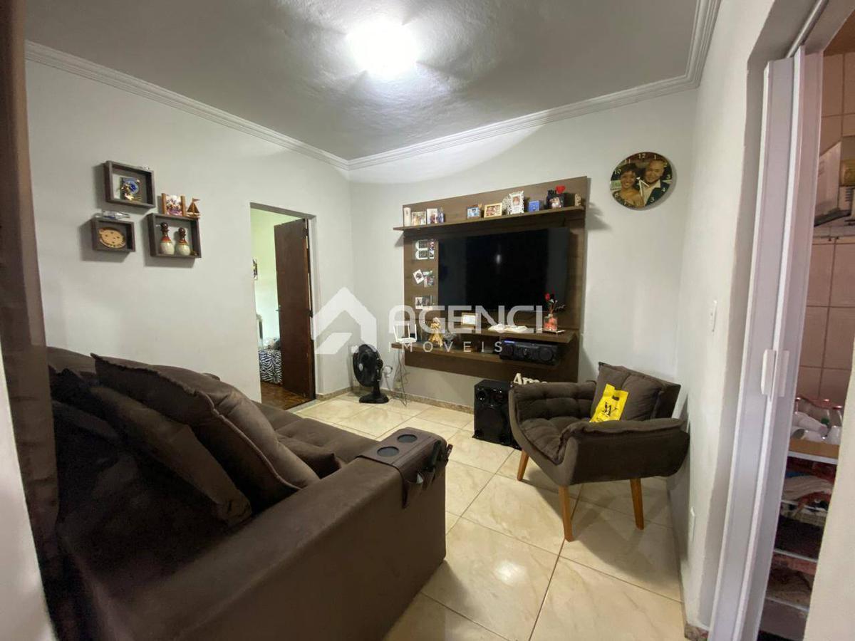 Casa, Santa Maria, 3 Quartos, 0 Vaga, 1 Suíte