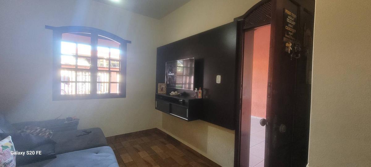 Casa, Quitandinha, 3 Quartos, 4 Vagas, 1 Suíte