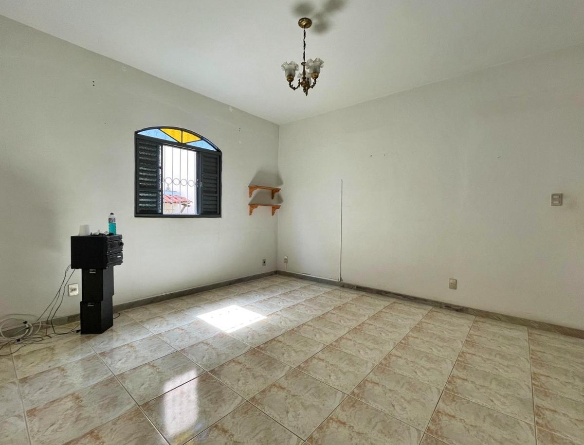 Casa, Jardim Leblon, 3 Quartos, 4 Vagas, 1 Suíte