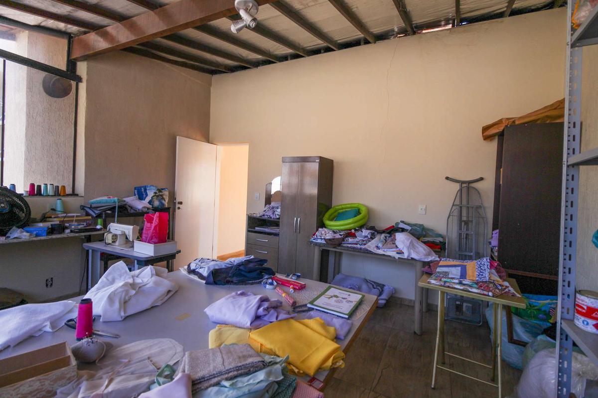 Casa, Planalto, 5 Quartos, 5 Vagas, 1 Suíte