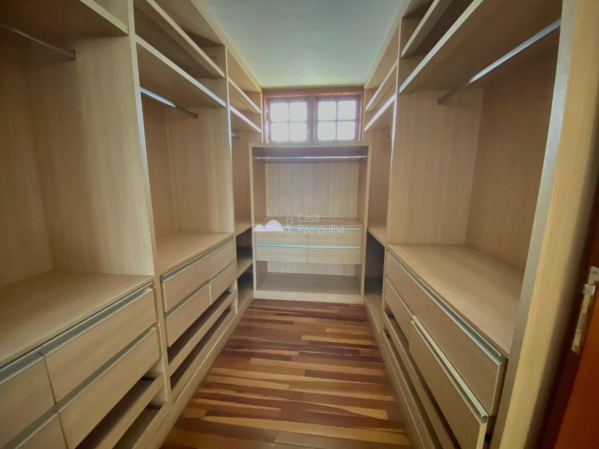 Casa, Braúnas, 3 Quartos, 8 Vagas, 2 Suítes