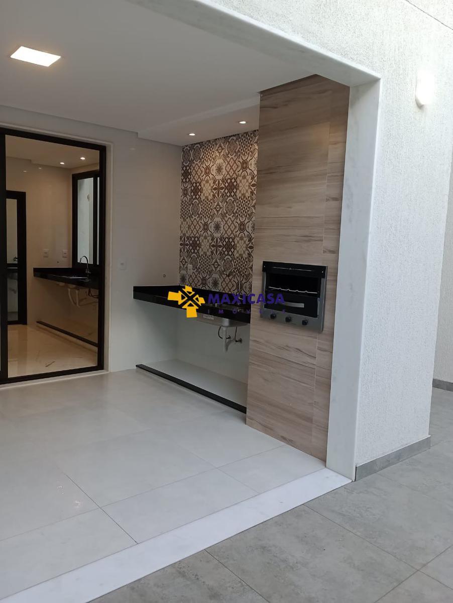 Casa, Santa Rosa, 3 Quartos, 4 Vagas, 3 Suítes