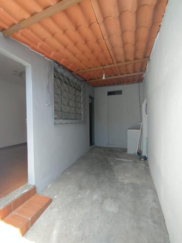 Casa Comercial, Nova Cachoeirinha, 1 Quarto, 0 Vaga