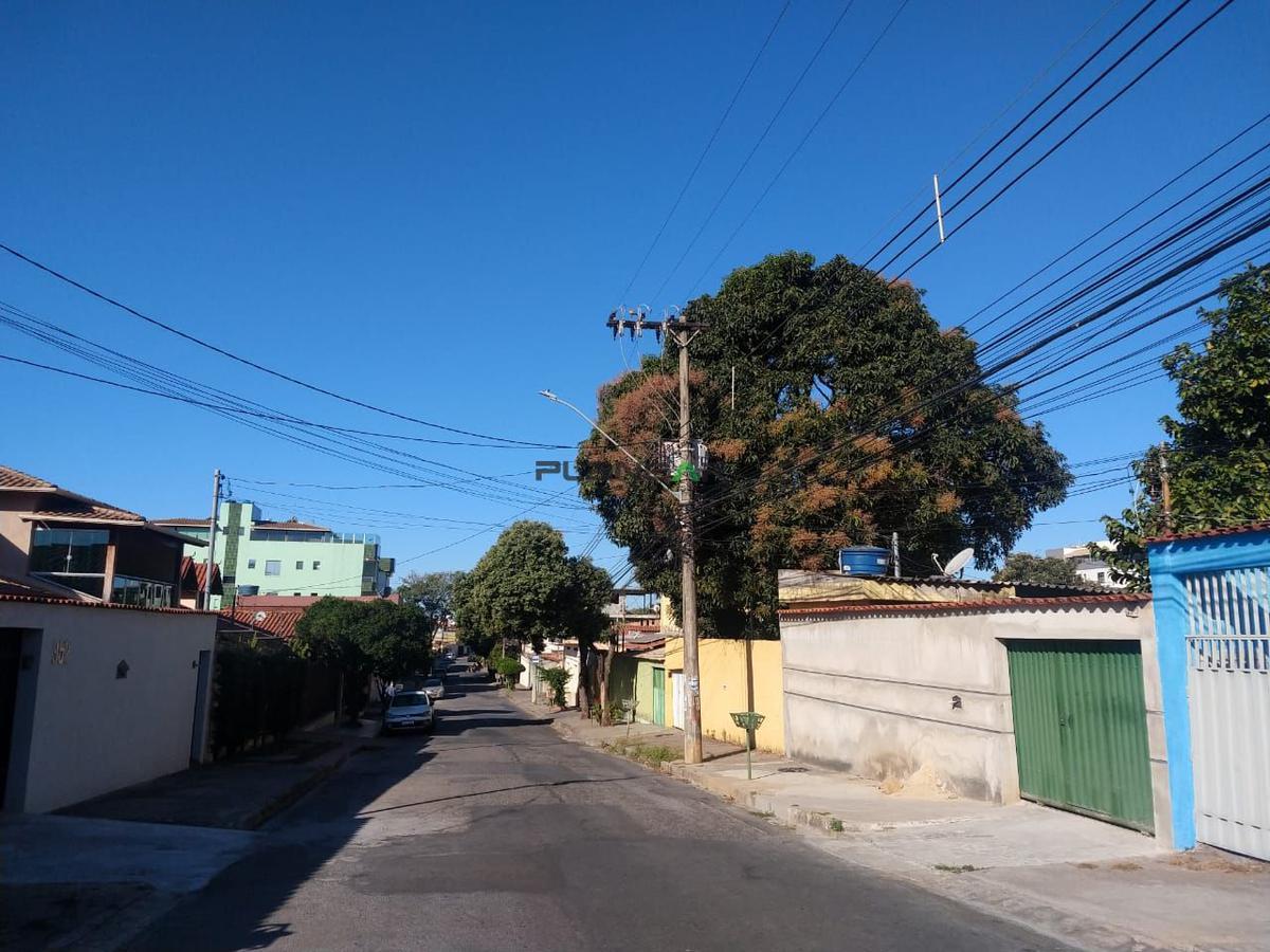 Casa, Novo Riacho, 3 Quartos, 4 Vagas, 1 Suíte