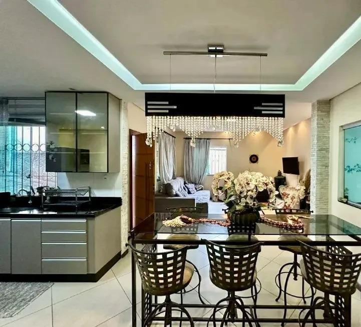 Casa, Céu Azul, 3 Quartos, 2 Vagas, 2 Suítes