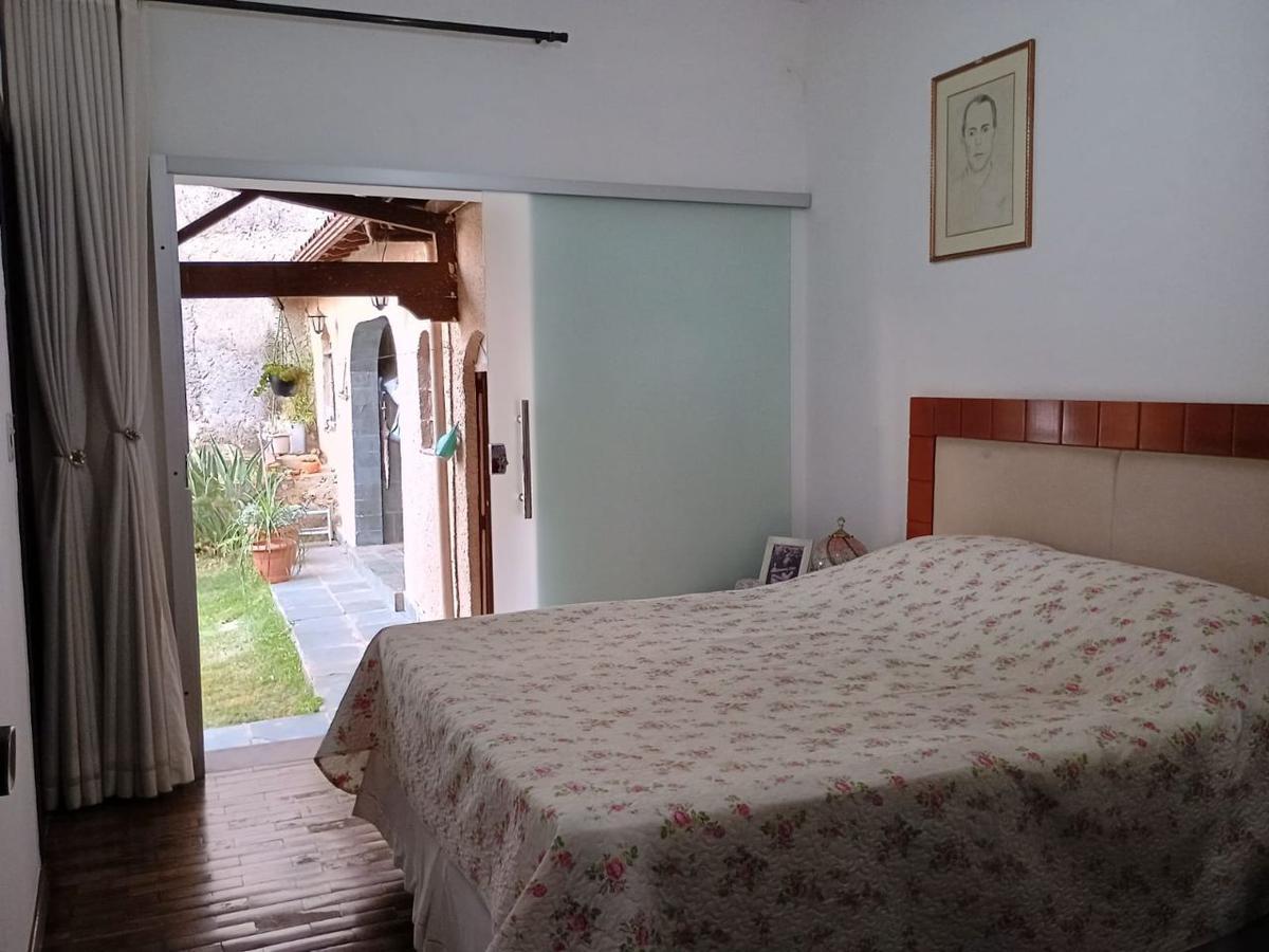 Casa, Cachoeirinha, 4 Quartos, 3 Vagas, 1 Suíte
