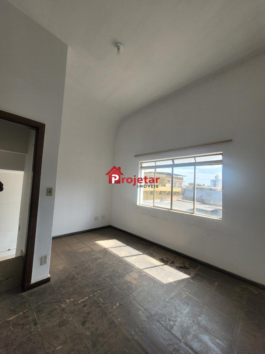 Galpão, Nova Floresta, 0 Quarto, 20 Vagas