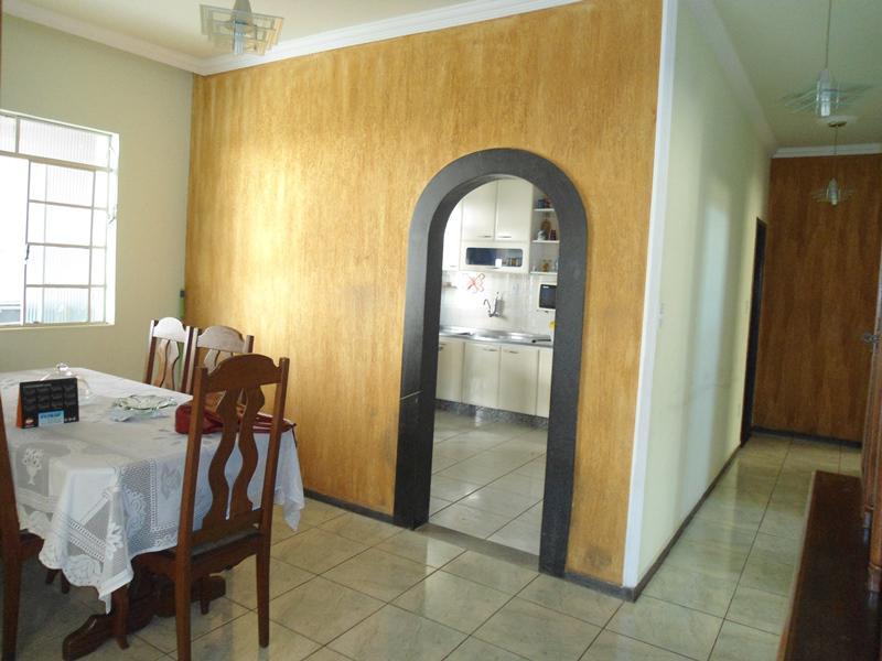 Casa, Bandeirantes, 4 Quartos, 4 Vagas, 2 Suítes