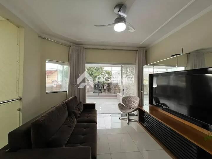 Casa, Cabral, 3 Quartos, 0 Vaga, 1 Suíte