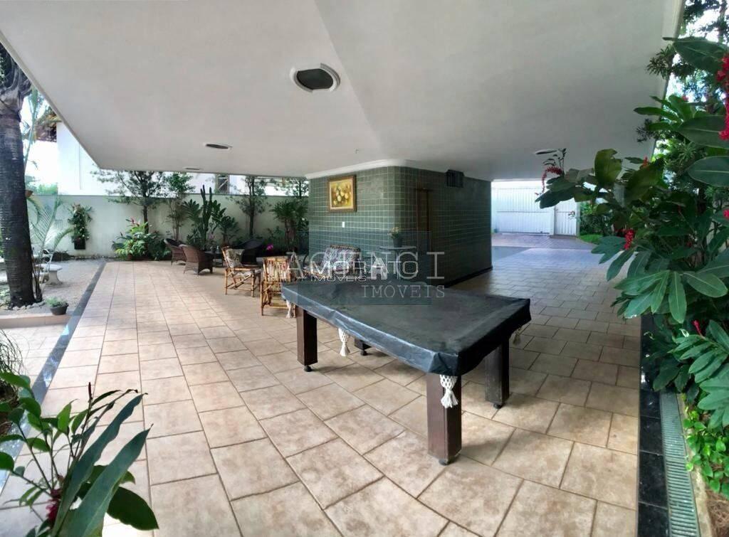 Casa, Castelo, 4 Quartos, 0 Vaga, 1 Suíte