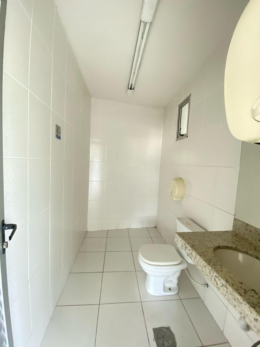 Prédio, Santa Cruz, 0 Quarto, 2 Vagas