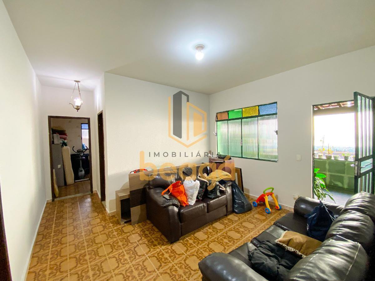 Casa, Parque Turistas, 3 Quartos, 8 Vagas, 2 Suítes