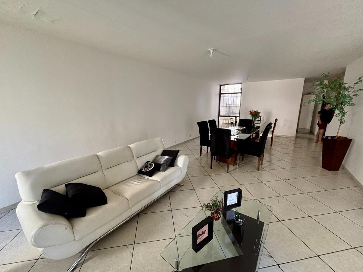 Casa, São José, 4 Quartos, 6 Vagas, 1 Suíte