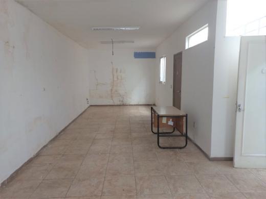 Casa Comercial, Prado, 1 Quarto, 3 Vagas