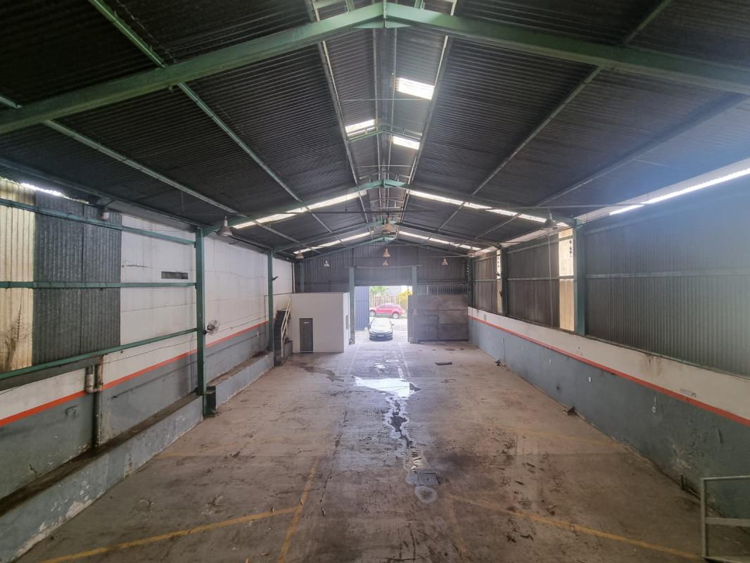 Galpão, Flamengo, 0 Quarto, 10 Vagas