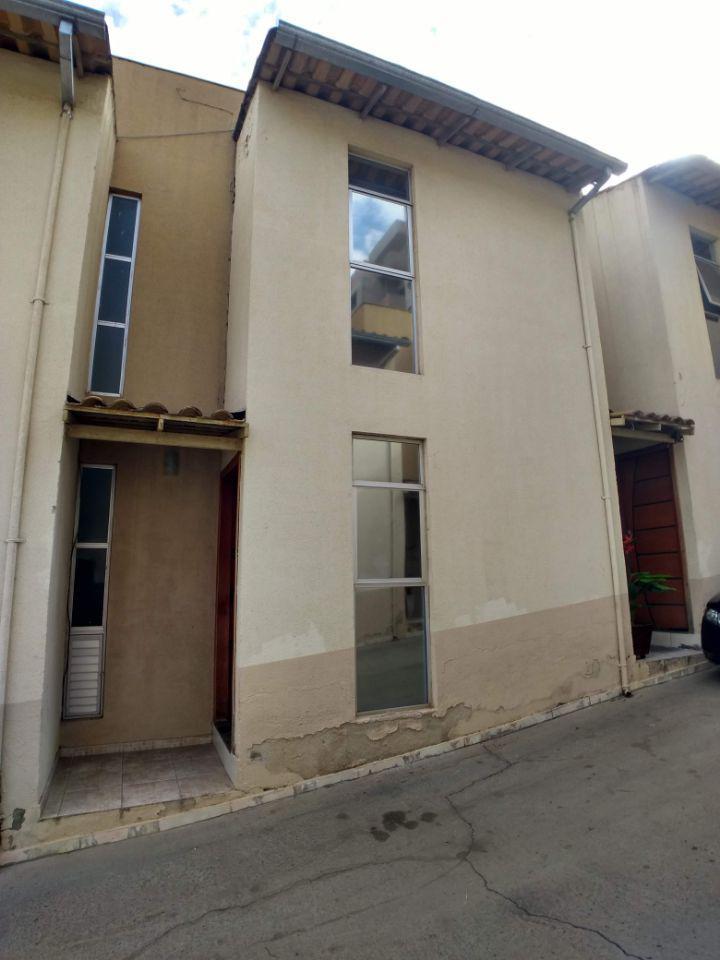 Casa, Cabral, 2 Quartos, 1 Vaga