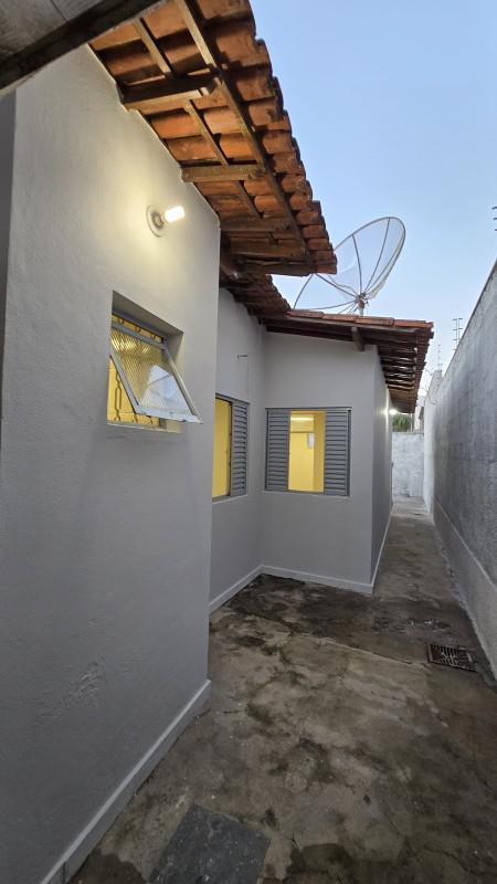 Casa, Castelo, 4 Quartos, 2 Vagas, 1 Suíte