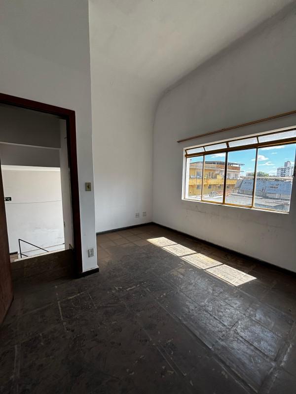 Galpão, Nova Floresta, 0 Quarto, 20 Vagas