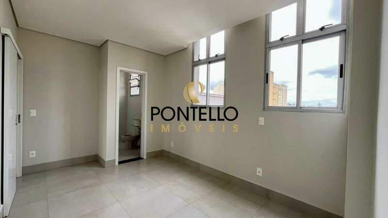 Cobertura, Centro, 2 Quartos, 0 Vaga, 4 Suítes