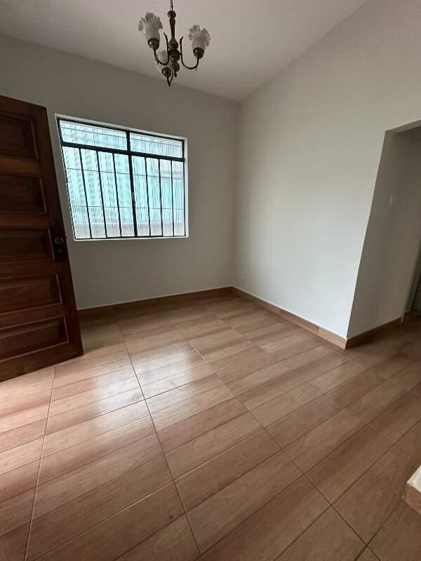 Casa, Sagrada Família, 0 Quarto, 1 Vaga