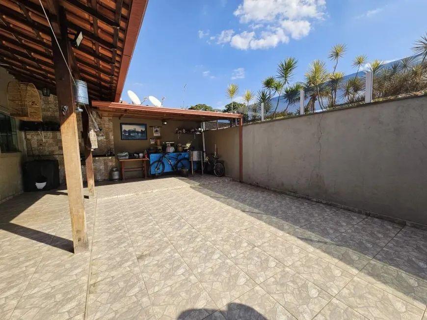 Casa, Santa Branca, 3 Quartos, 2 Vagas, 1 Suíte