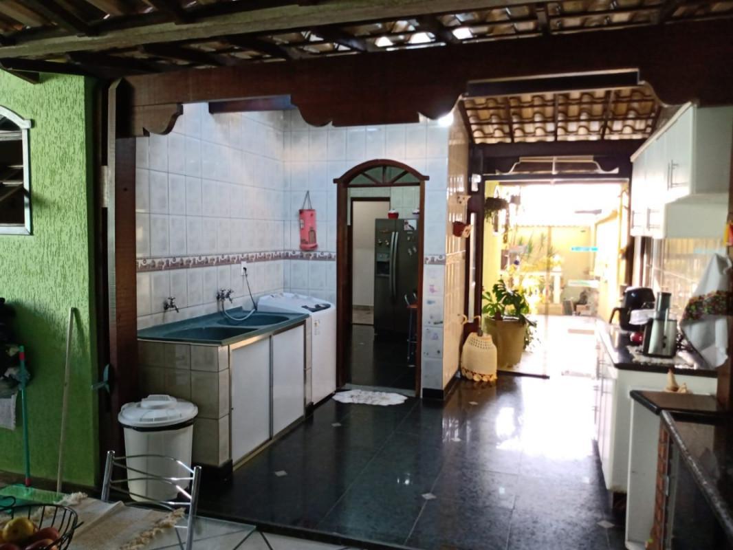 Casa, Fonte Grande, 4 Quartos, 3 Vagas, 1 Suíte