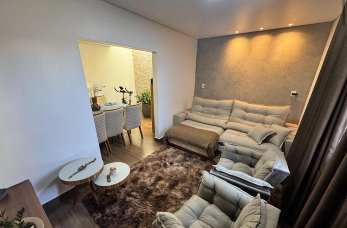 Casa, Tirol, 3 Quartos, 2 Vagas, 1 Suíte