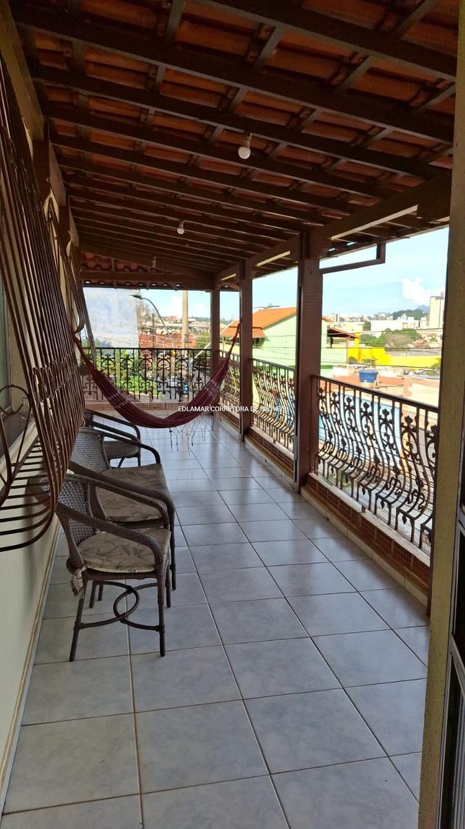 Casa, Industrial, 3 Quartos, 6 Vagas, 1 Suíte