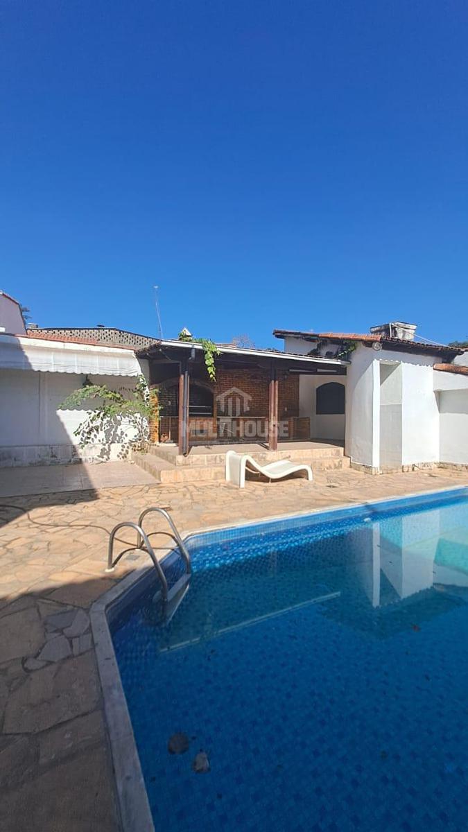 Casa, Candelária, 4 Quartos, 3 Vagas, 1 Suíte