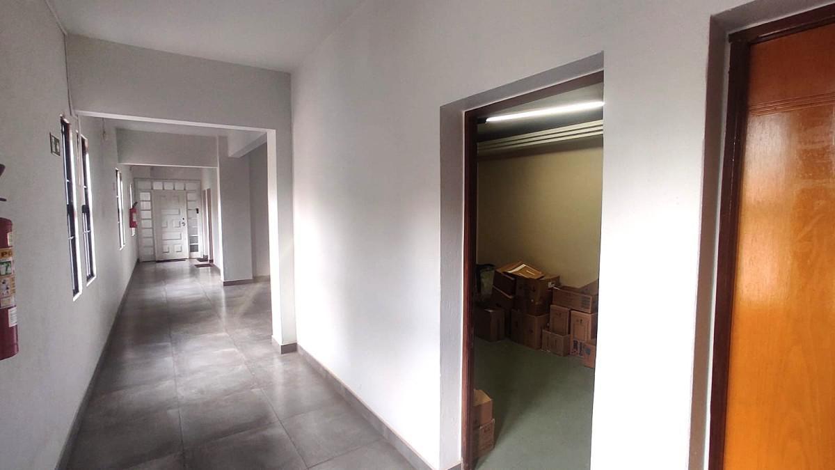 Sala, Funcionários, 0 Quarto, 1 Vaga