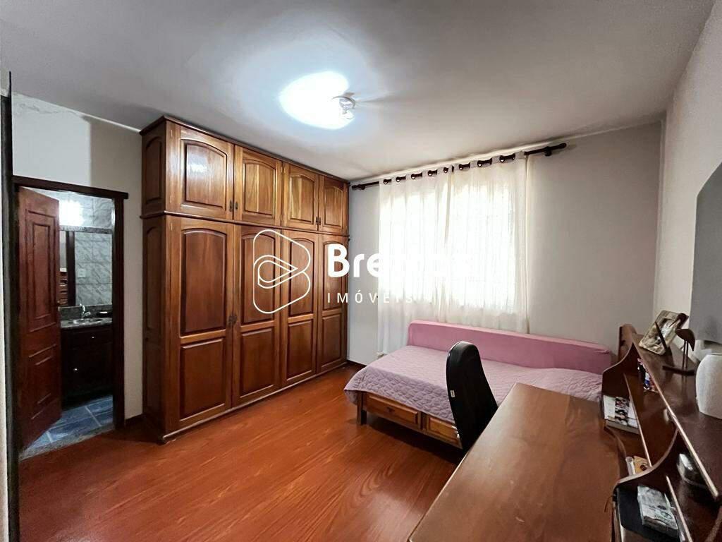Casa, Centro, 5 Quartos, 2 Vagas, 4 Suítes