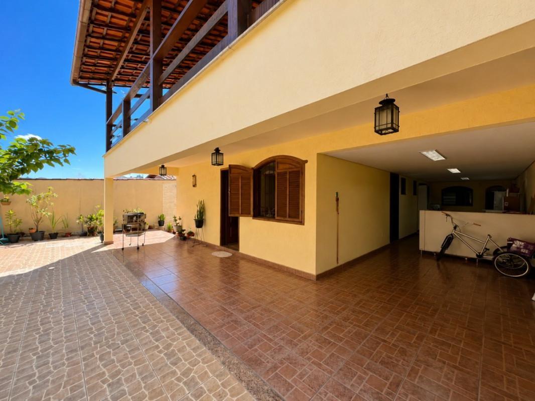 Casa, Alípio de Melo, 6 Quartos, 4 Vagas, 2 Suítes