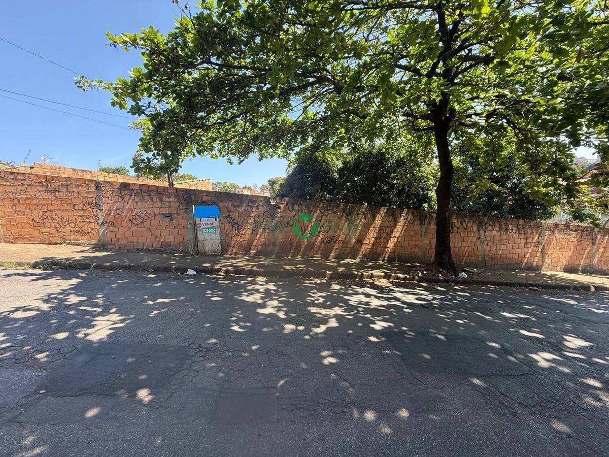Lote, Universitário, 0 Quarto, 0 Vaga