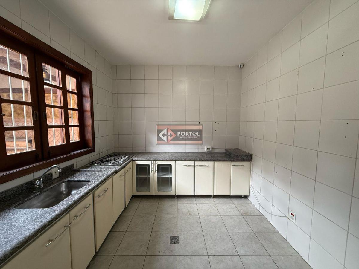 Casa Comercial, Itapoã, 5 Quartos, 4 Vagas, 2 Suítes