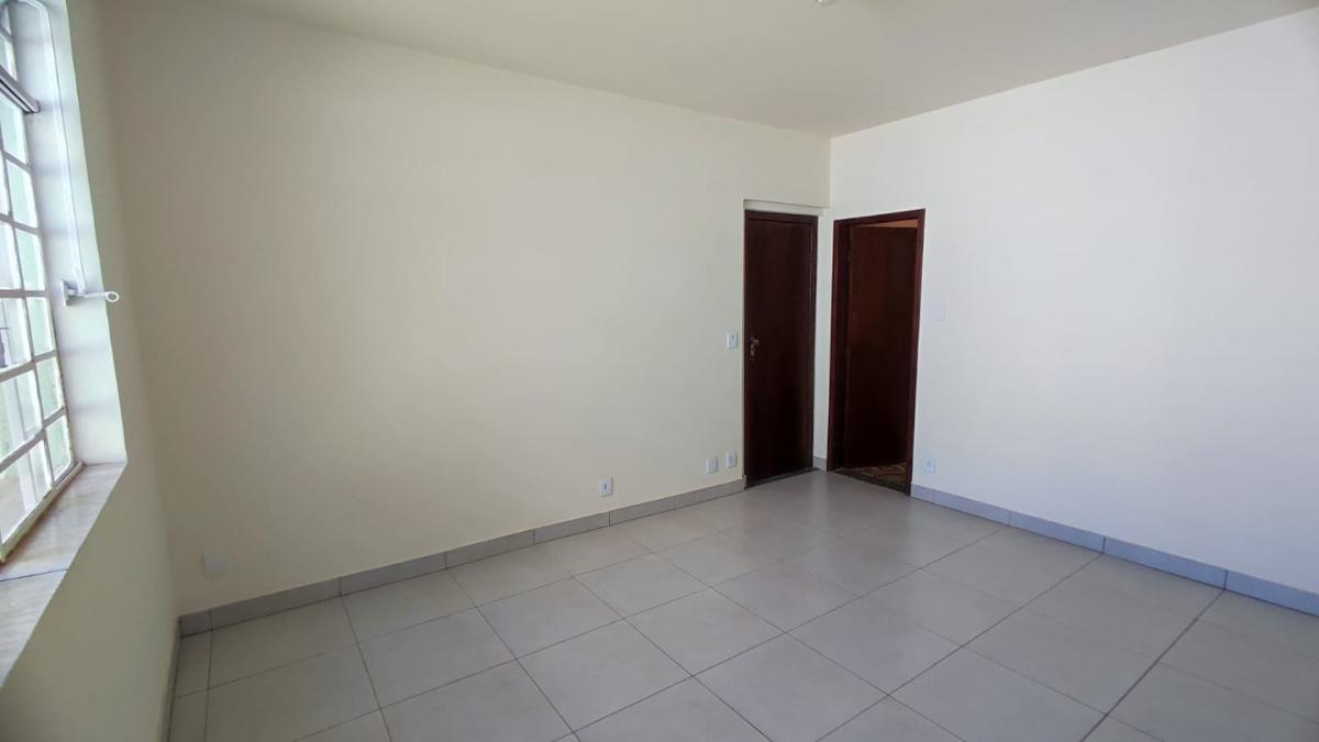 Casa, Liberdade, 6 Quartos, 2 Vagas, 1 Suíte