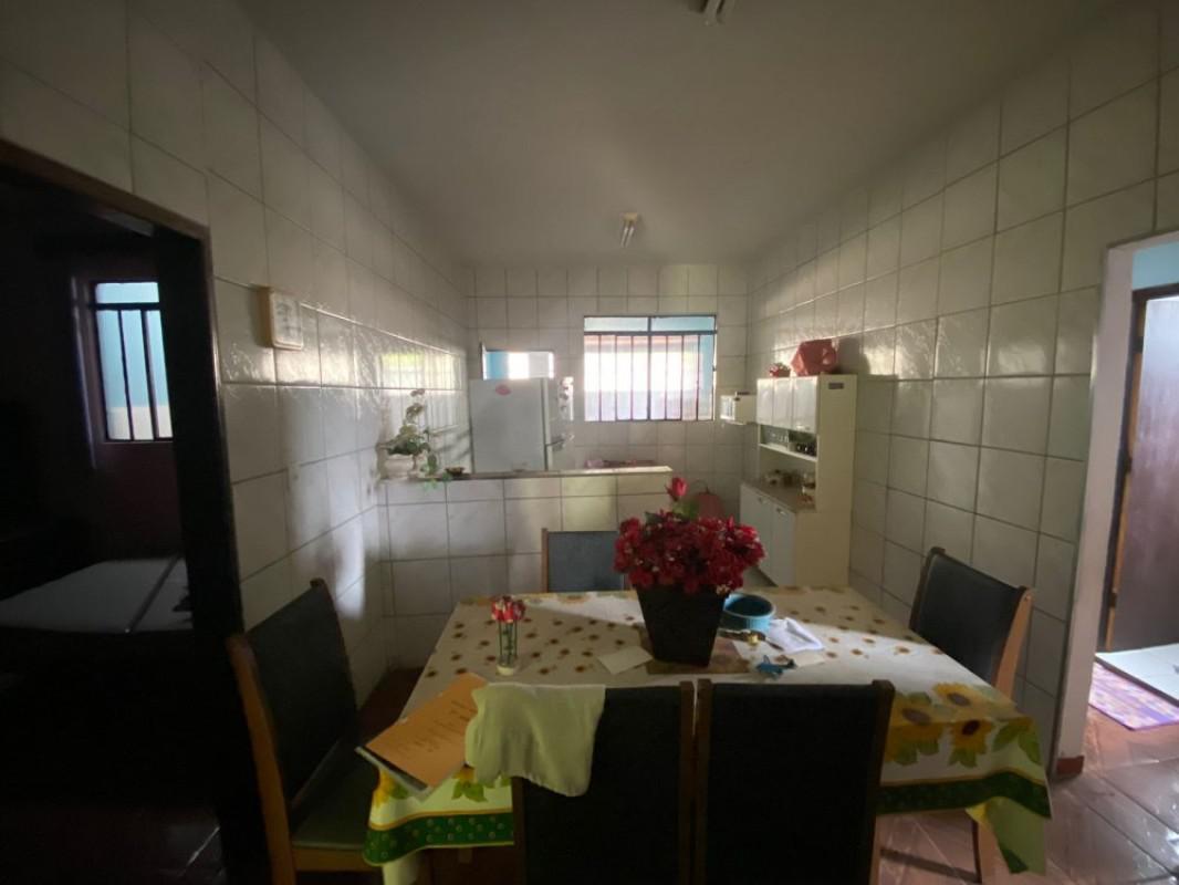 Casa, Tirol, 4 Quartos, 2 Vagas, 1 Suíte