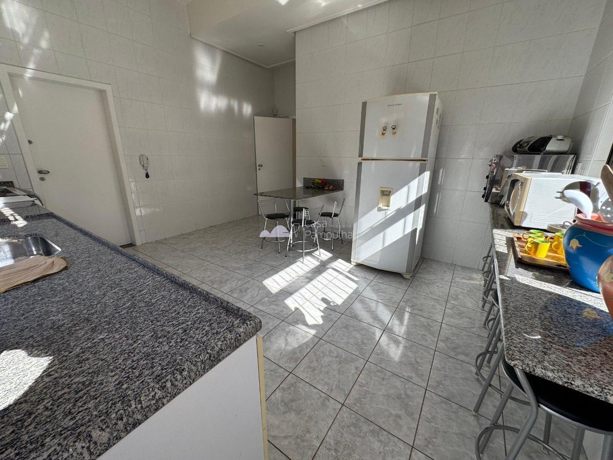 Casa, Trevo, 3 Quartos, 10 Vagas, 3 Suítes