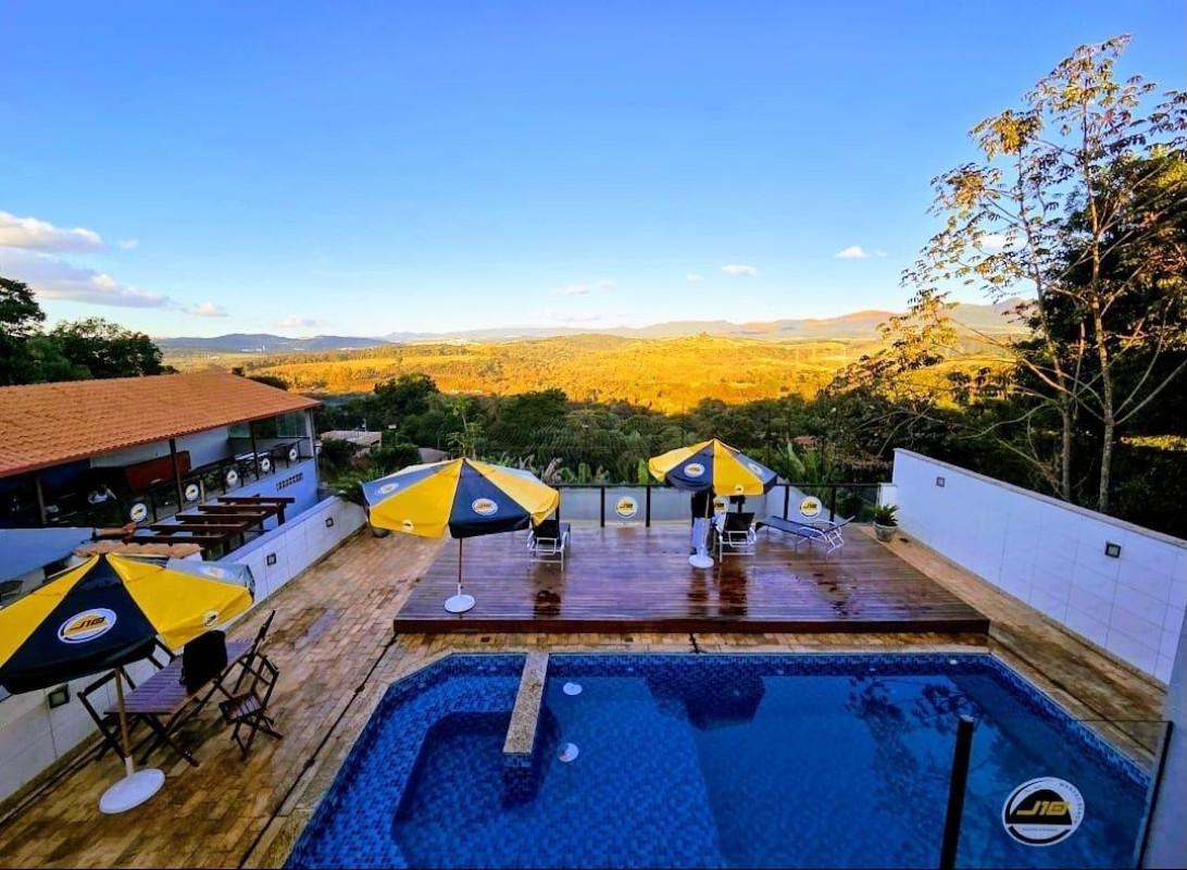 Fazenda, Bandeirinhas, 2 Quartos, 6 Vagas, 1 Suíte